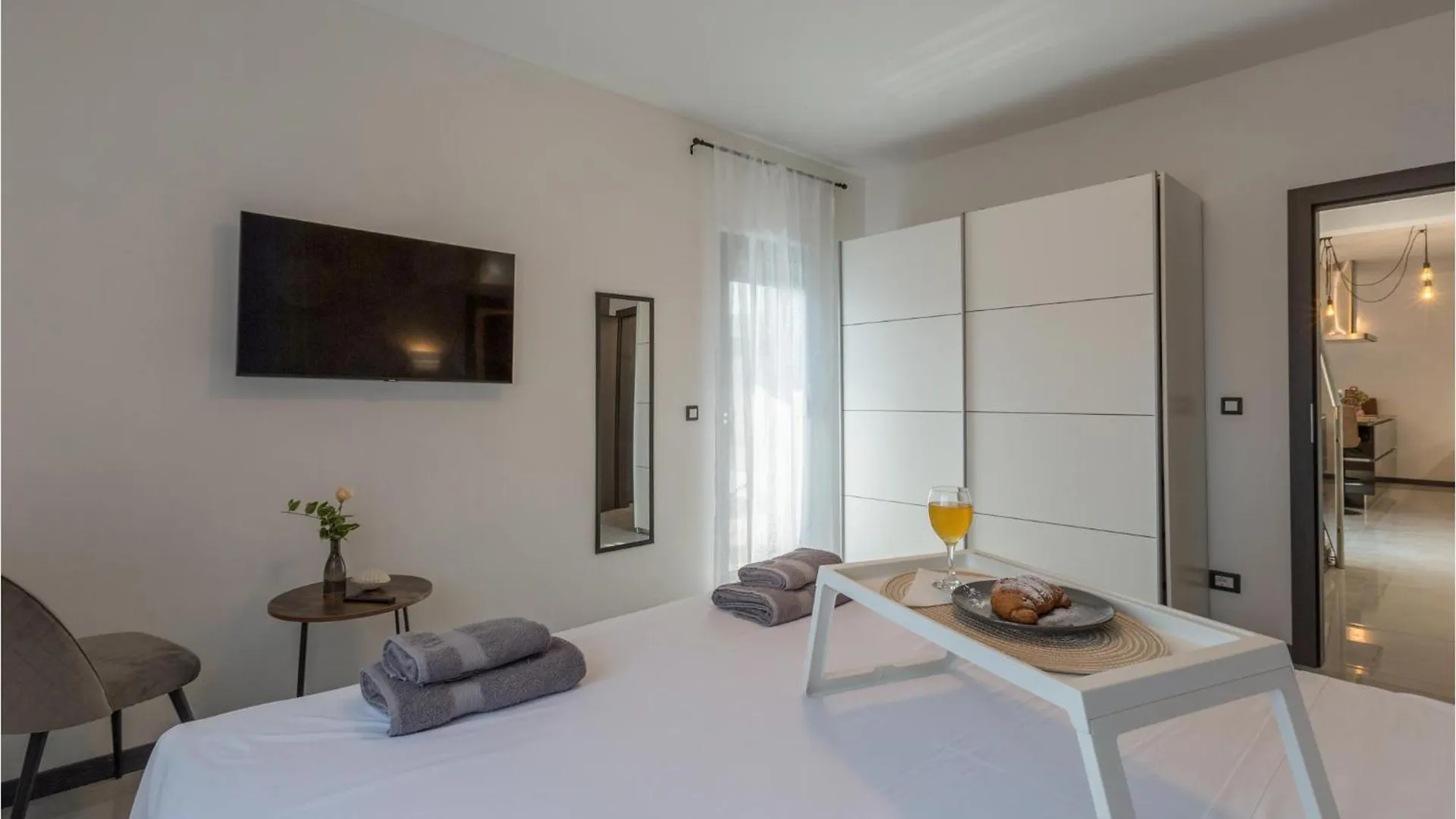 4 Bedroom Beautiful Home In Rovinjsko Selo Holiday home